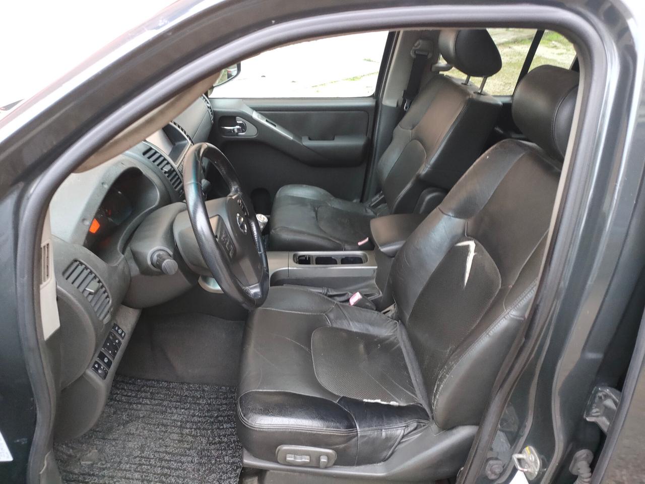 Nissan Navara 2.5 dCi 4p Double Cab LE