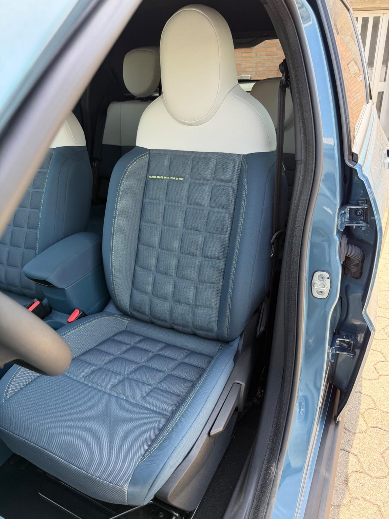 Fiat Grande Panda 1.2 Hybrid 110 CV S&S La Prima