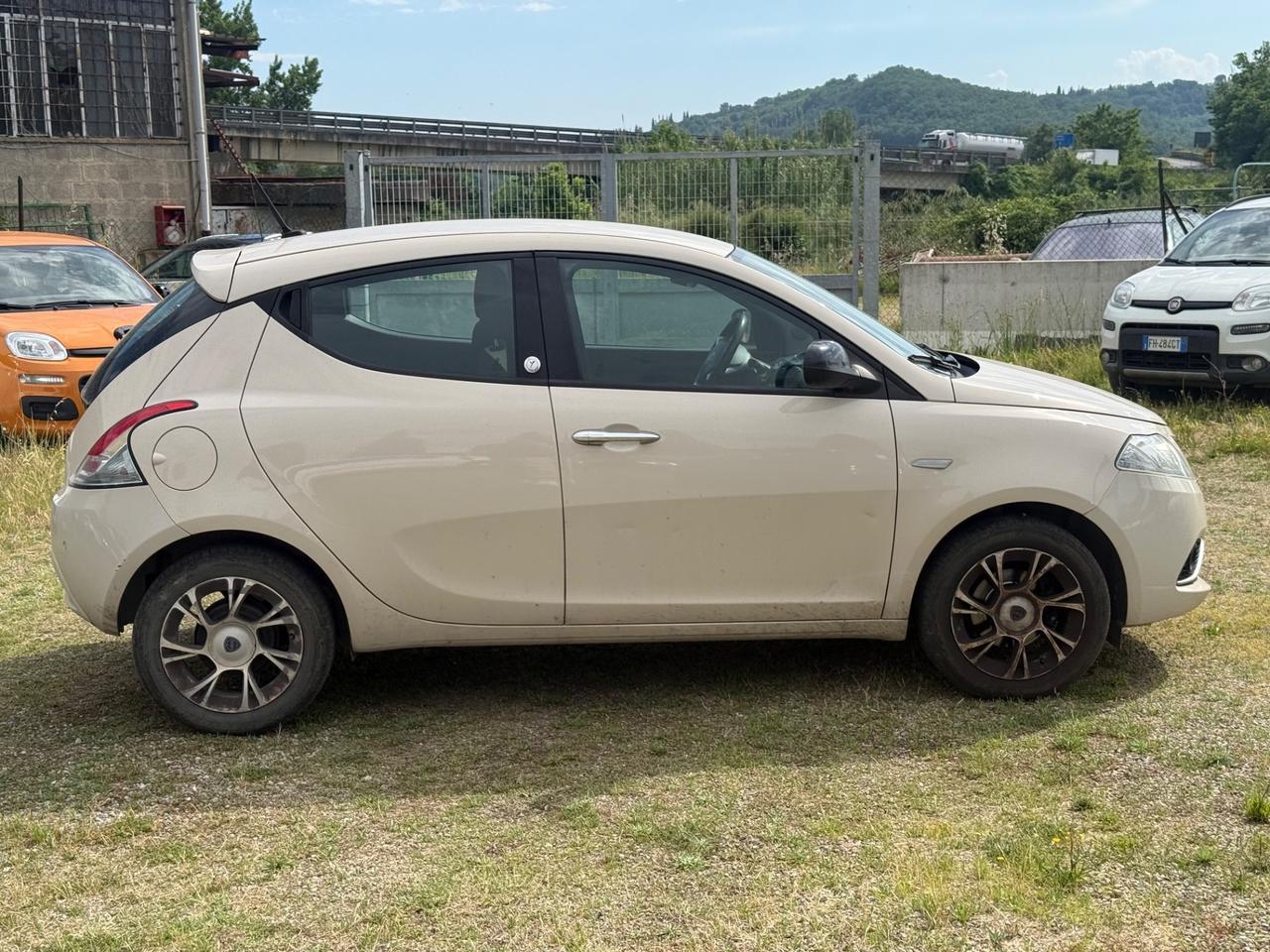 Lancia Ypsilon 1.2 69 CV 5 porte Platinum