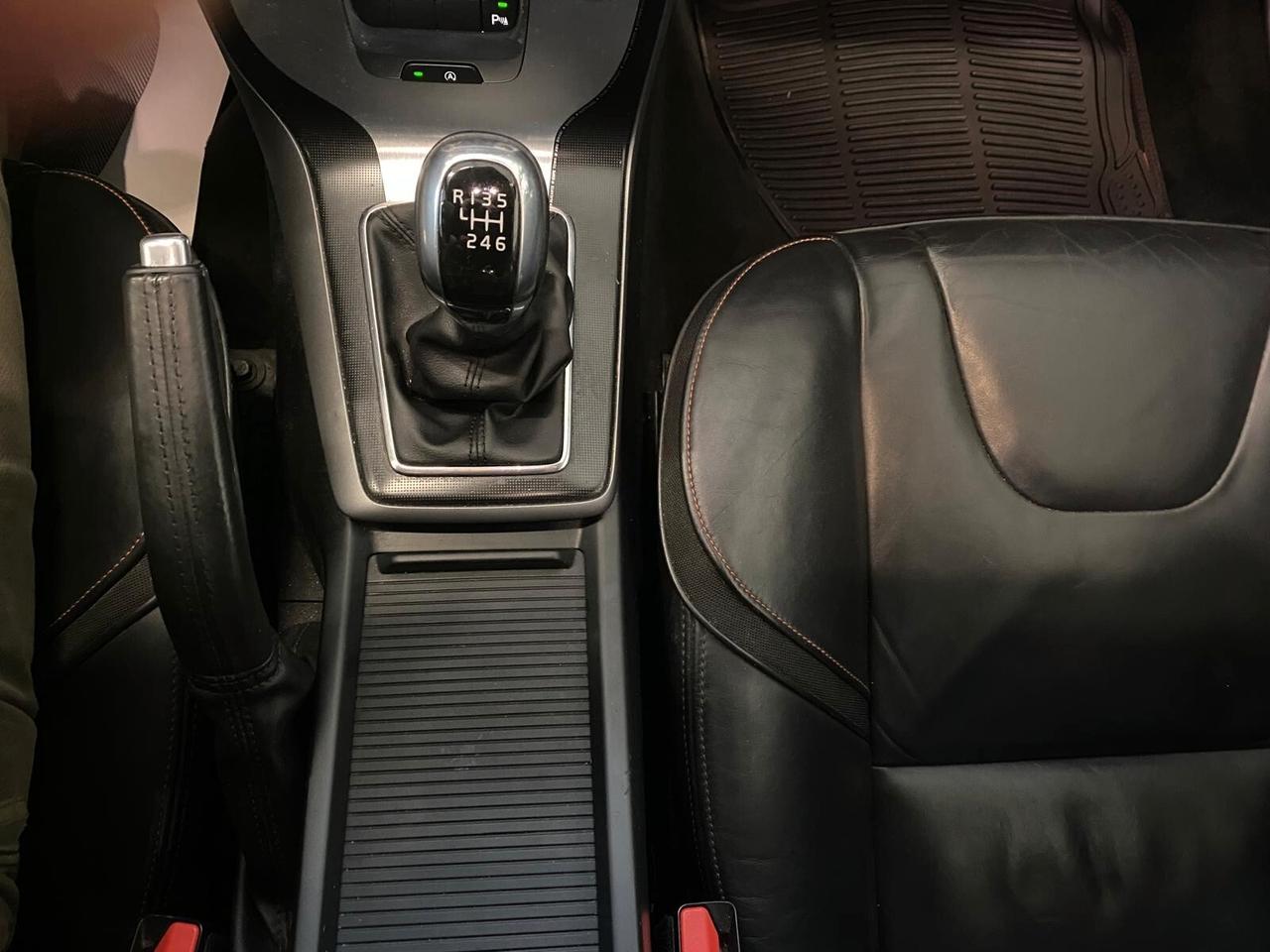 Volvo V40 D2 1.6 Summum