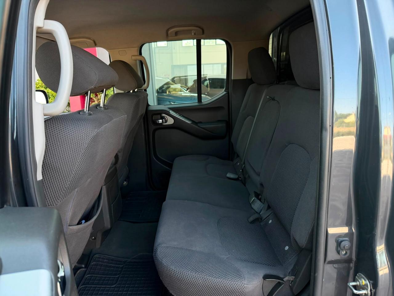 Nissan Navara 2.5 dCi 4 porte Double Cab - hard top