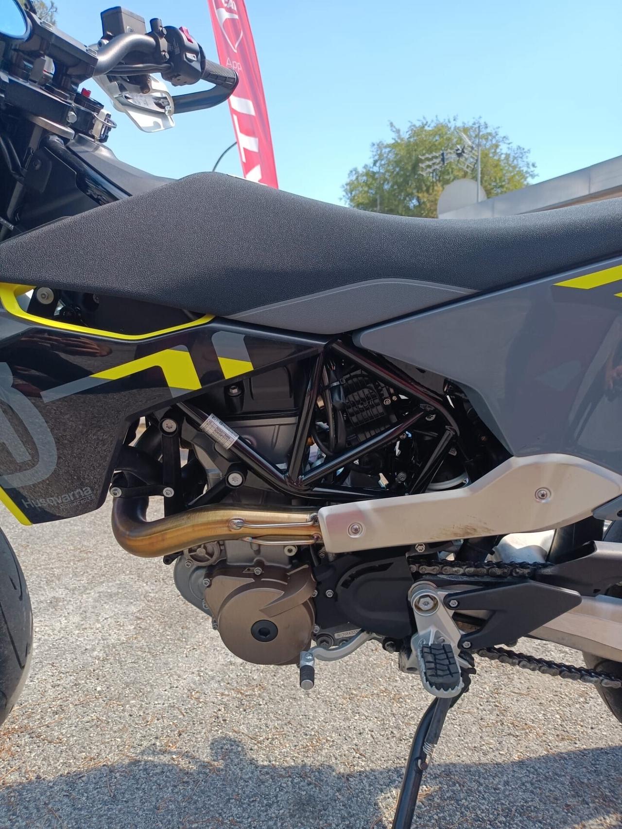 Husqvarna 701 Supermoto