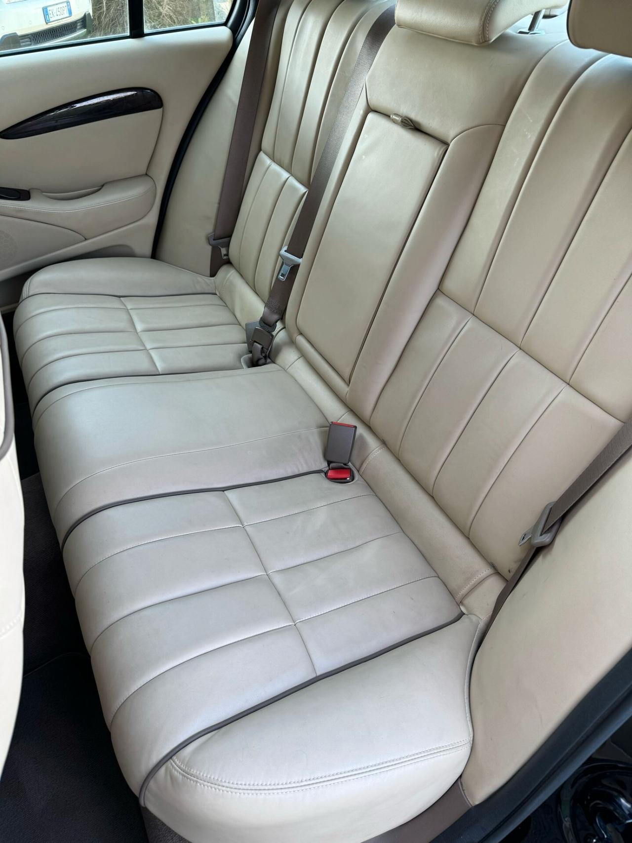 Jaguar S-Type 2.7 diesel V6 Executive