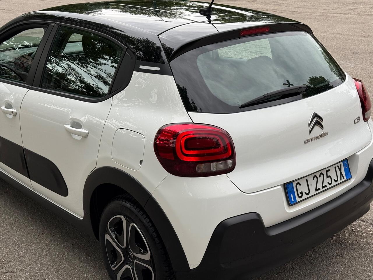 CITROËN C3 2022 PureTech 1.2 83cv Shine
