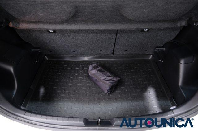 TOYOTA Yaris 1.5 HYBRID 5 PORTE TREND WHITE EDITION