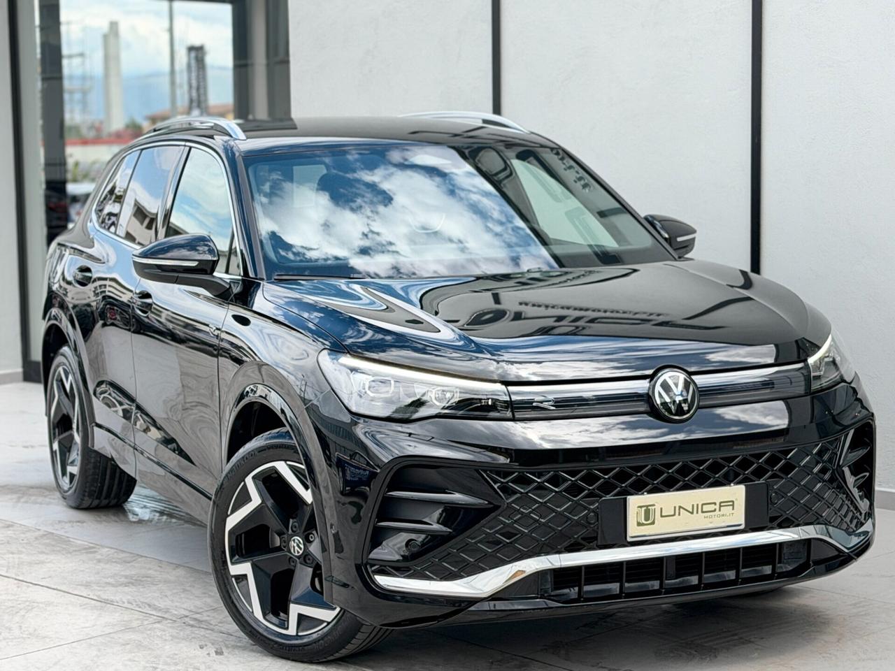 Volkswagen Tiguan 2.0 TDI 150 CV DSG R-Line UNICO PROPRIETARIO ITALIANA