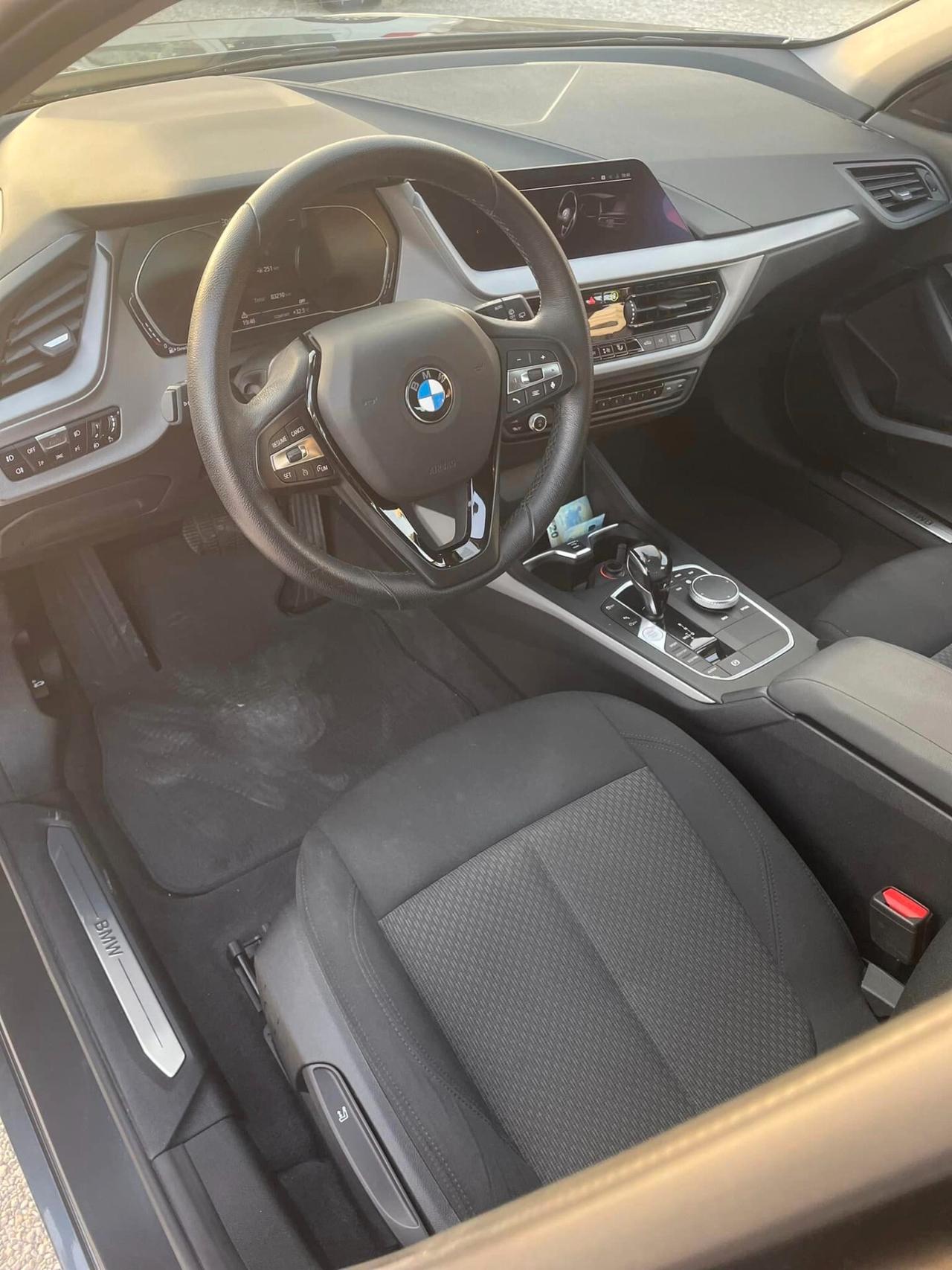 Bmw 116 116d 5p. Business Advantage