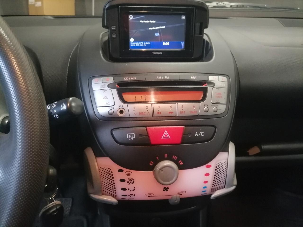 Toyota Aygo 1.0 12V VVT-i 5 porte Cool Soda Connect