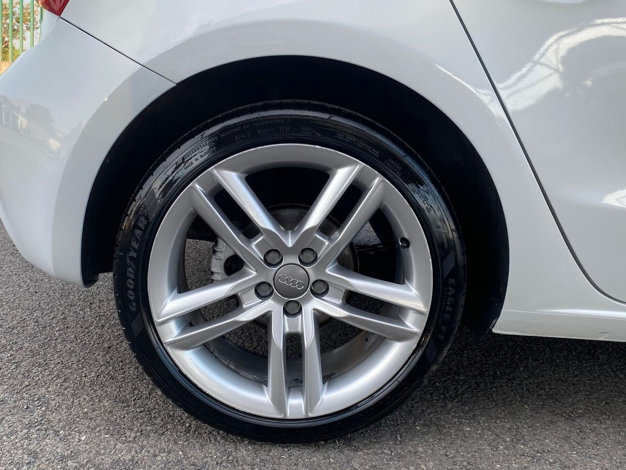Audi A1 1.6 TDI S tronic S line edition