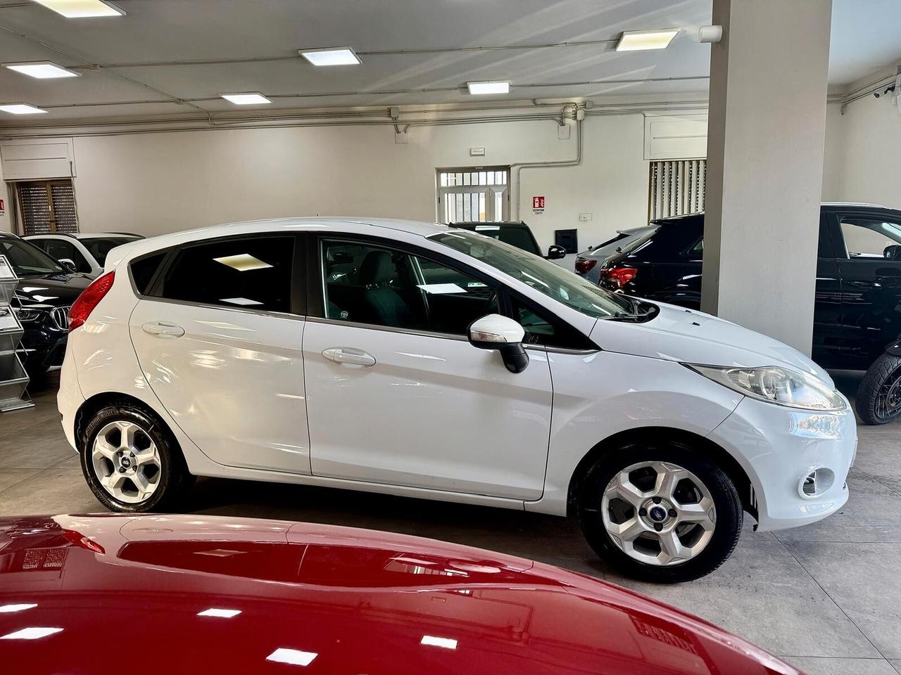 Ford Fiesta 1.4 97cv 5 porte GPL Titanium 2010