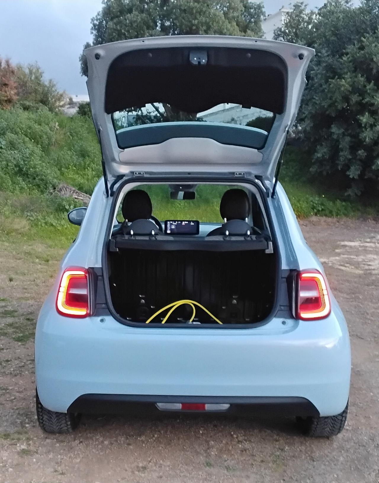 Fiat 500 500e Berlina 42 kWh La Prima