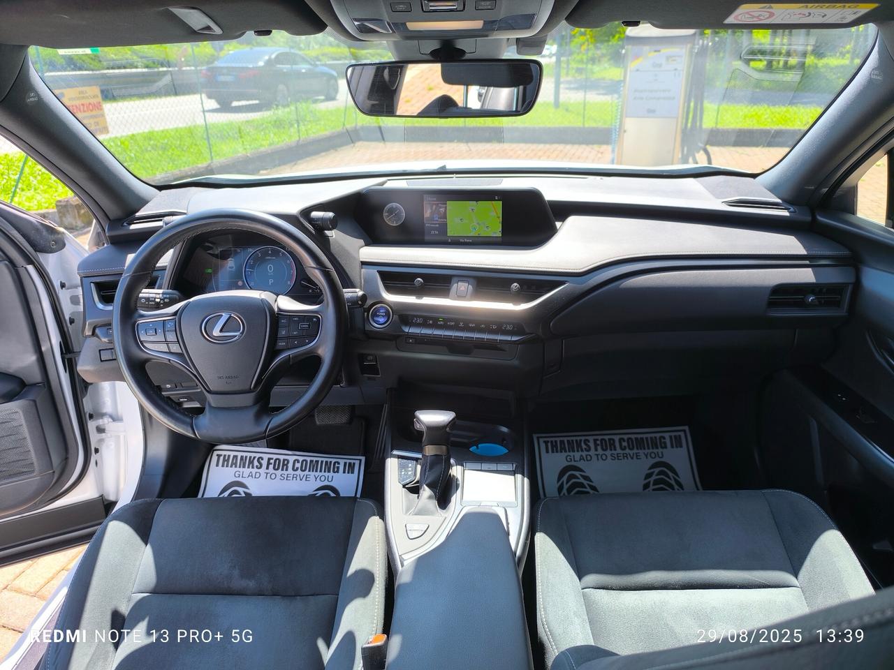 Lexus UX Hybrid Business