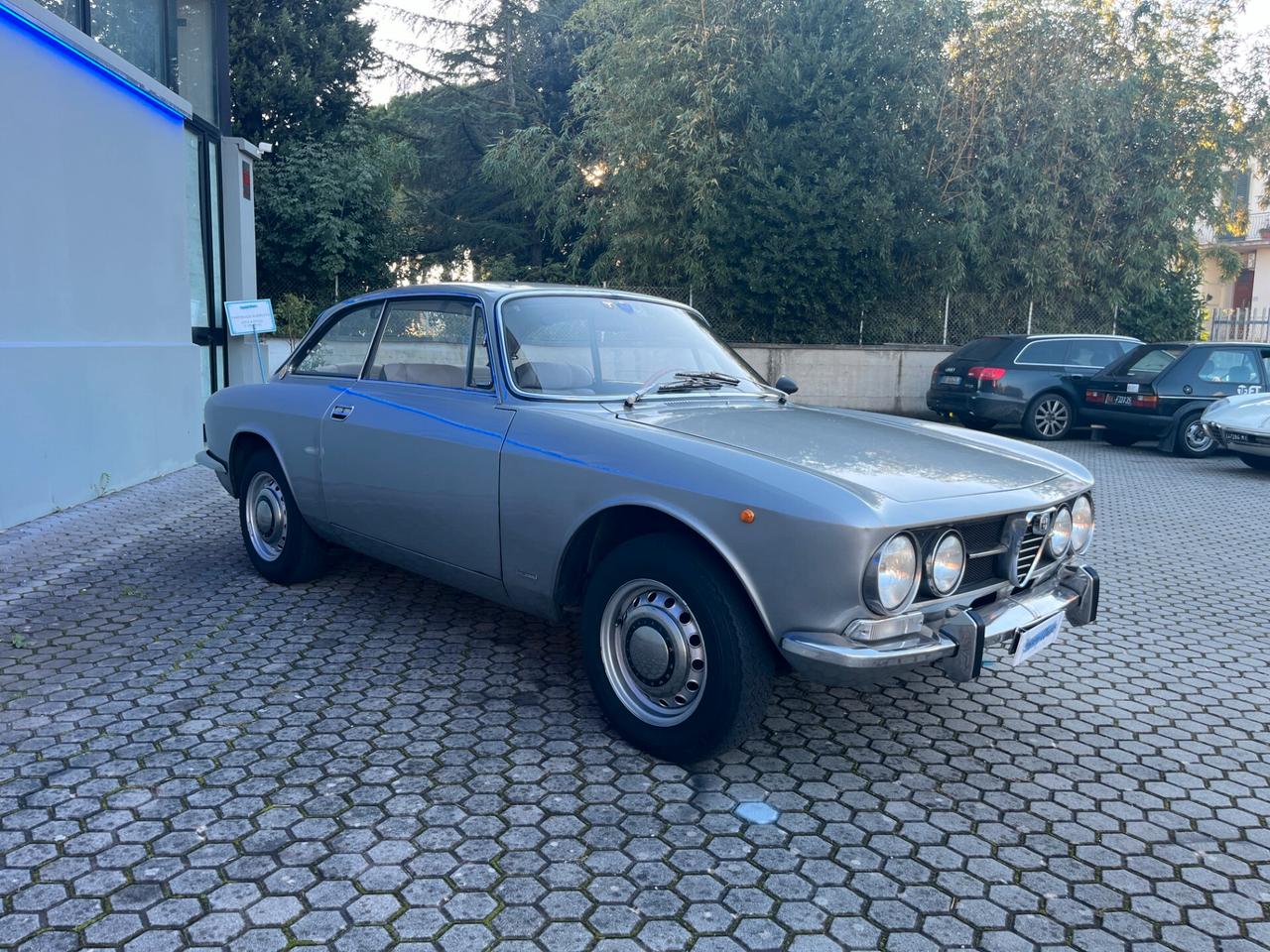 Alfa Romeo GT 1750