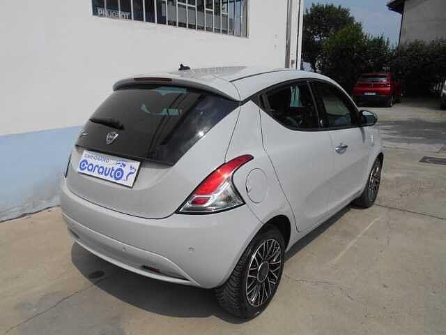 Lancia Ypsilon 1.2 69 cv 5p GPL Ecochic Mya