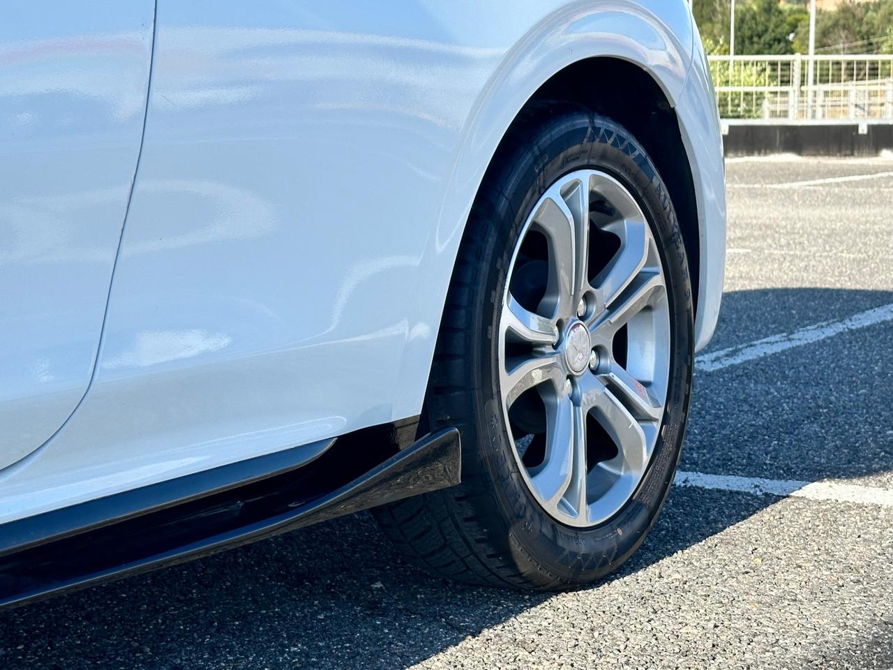 Peugeot 208 Unico proprietario distribuzione e frizione nuove