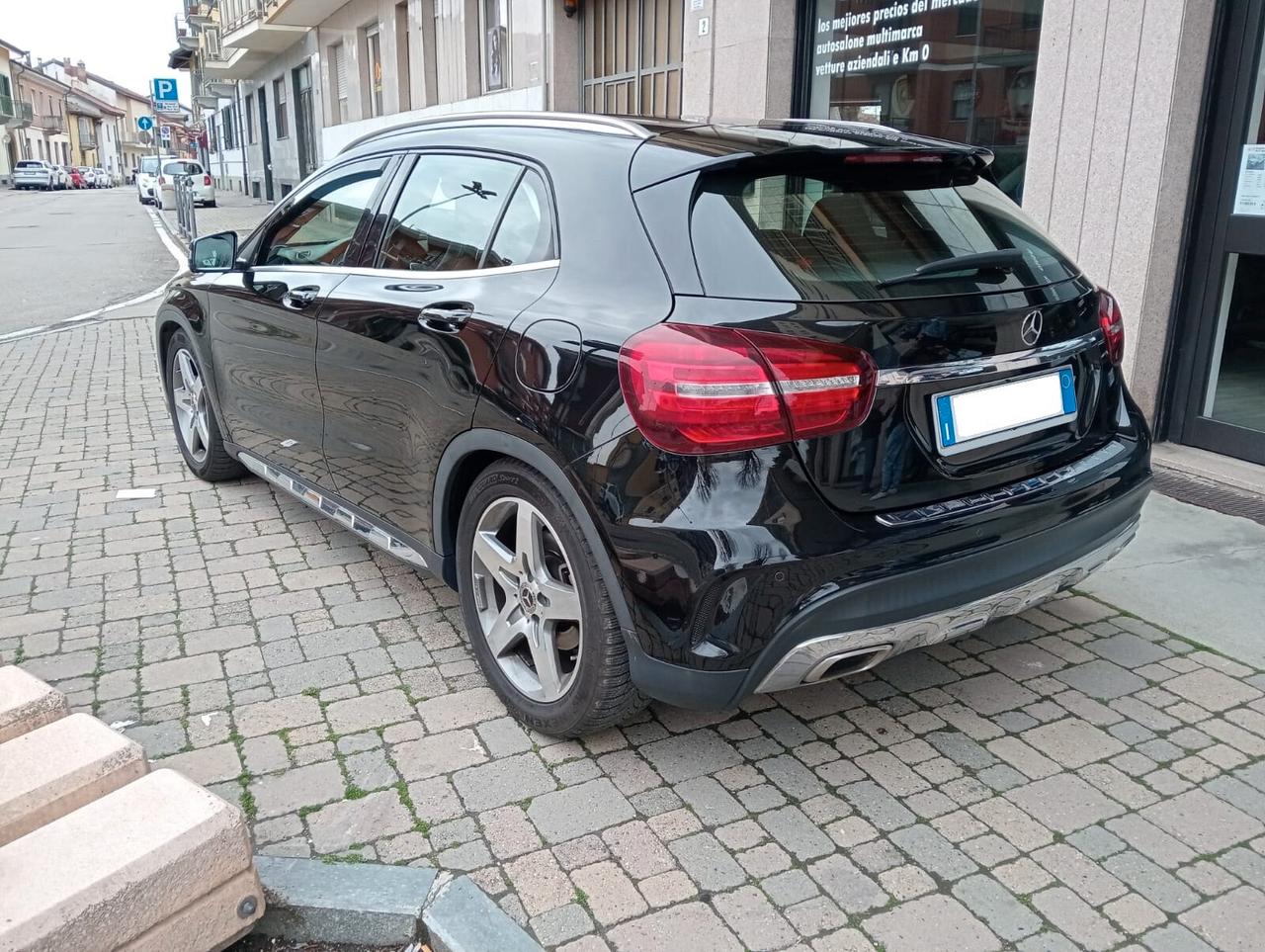 Mercedes-benz GLA 180 AMG LINE 122 CV AT