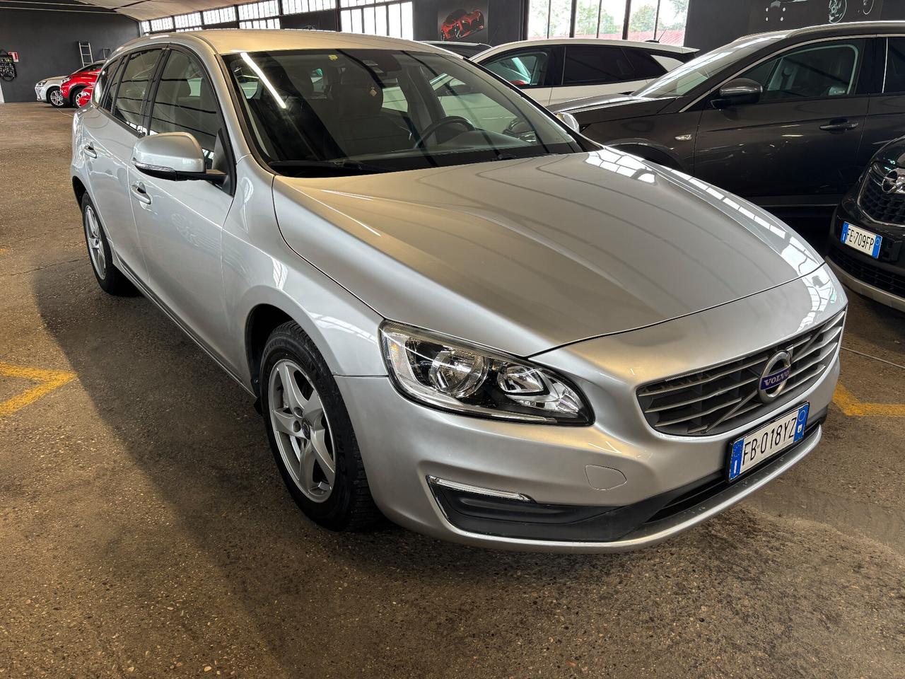 Volvo V60 1.6 84kw 115cv Momentum NEOPATENTATO