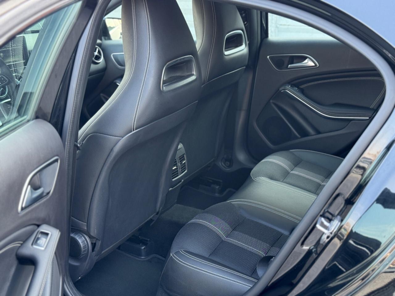 Mercedes-benz A 180 AMG Line - Premium Next auto