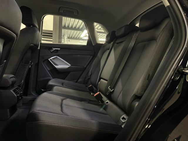 AUDI Q3 35 TDI S tronic Business Advanced