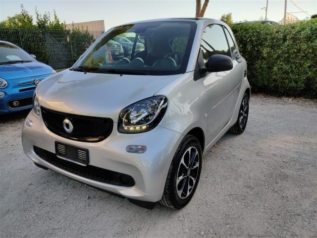 SMART ForTwo 1.0 T.amic CARPLAY,CRUISE,CERCHI LEGA,CLIMA ..