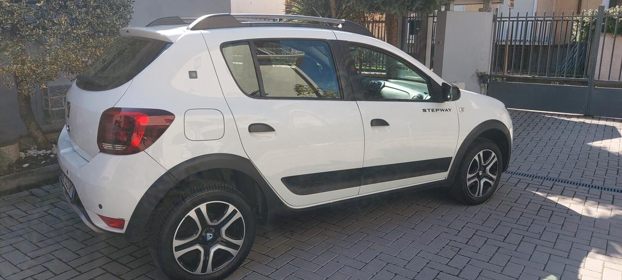 Dacia Sandero Stepway 1.0 TCe 100CV ECO-G 15th Anniversary