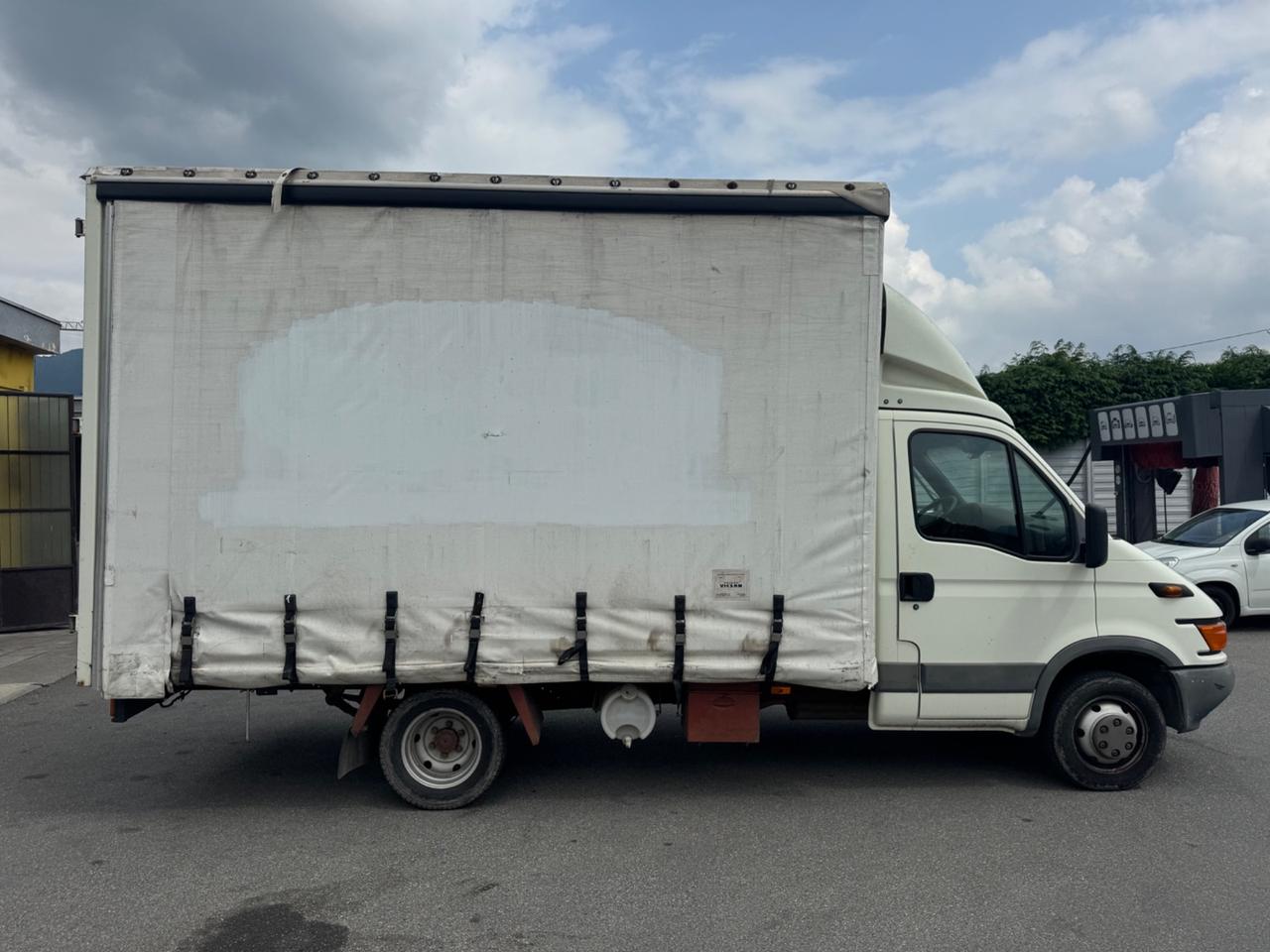 IVECO DAILY 35c13 CENTINATO 6 marce