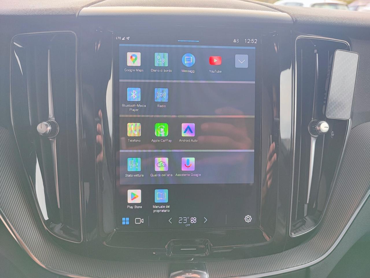 Volvo XC 60 XC60 B4 (d) AWD automatico Ultimate Dark