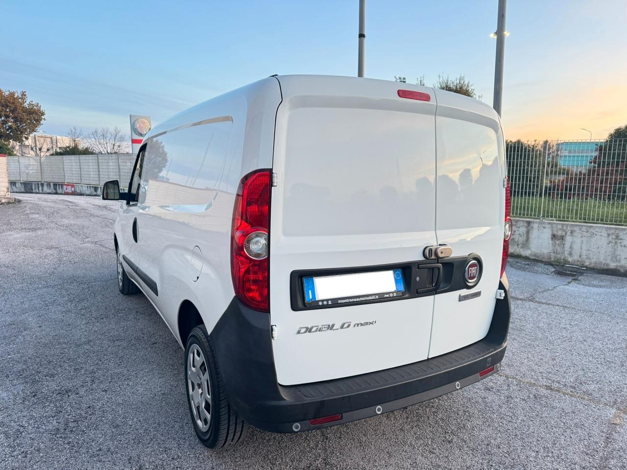 Fiat Doblo' cargo Maxi Autocarro 3 posti