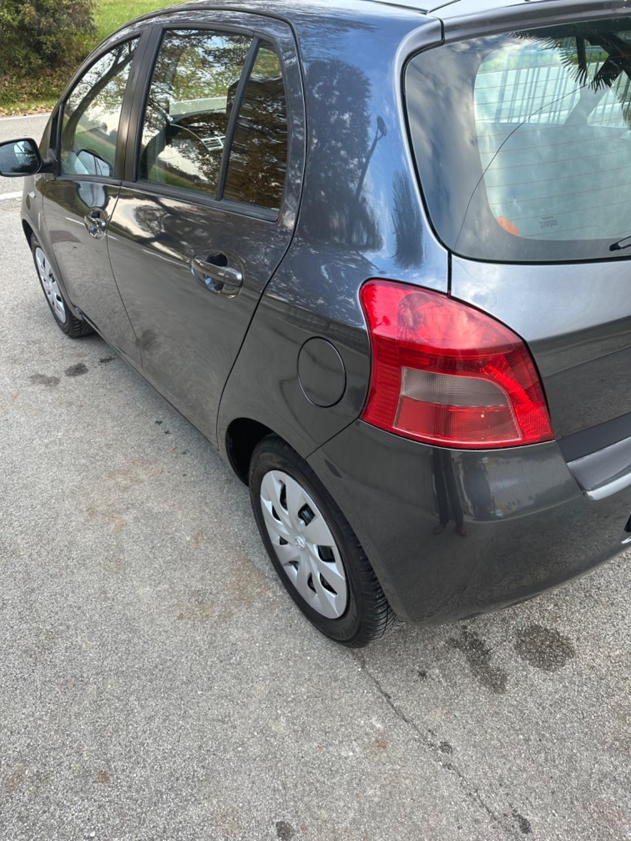 Toyota Yaris 1.3 5 porte