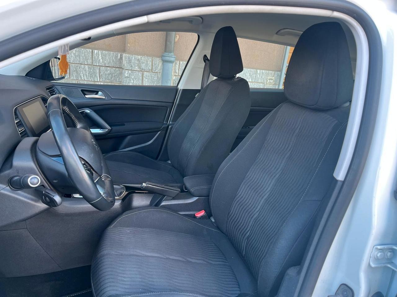 Peugeot 308 308 5p 1.2 puretech Active-unico proprietario