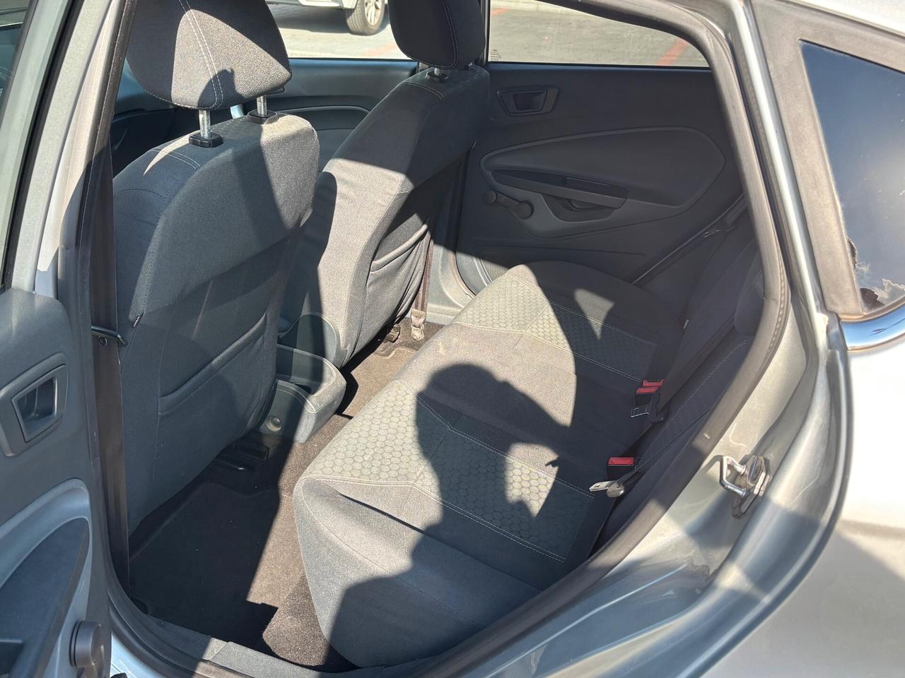 Ford Fiesta 1.4 5 porte Bz.- GPL CONSUMI RIDOTTI, PICCOLA MA COMODA