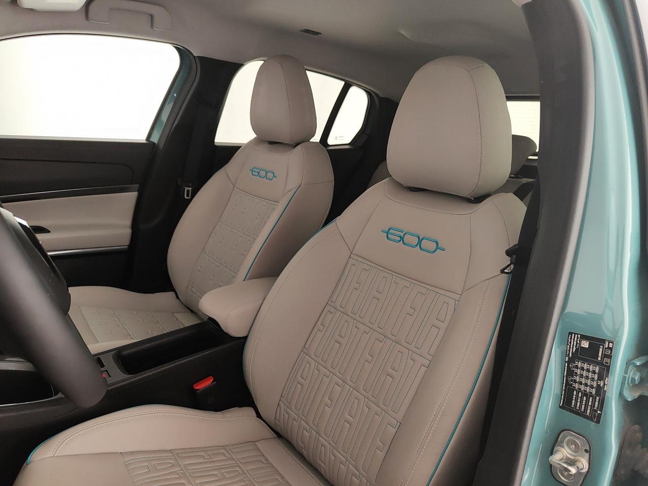 Fiat 600 Hybrid 110 CV DCT MHEV La Prima