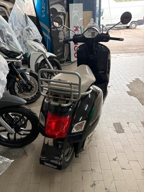 Piaggio Vespa 250 GTS