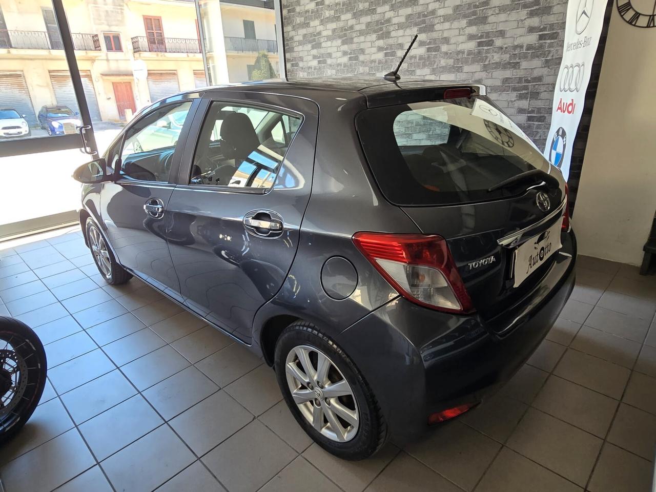 Toyota Yaris 1.3 5 porte Lounge