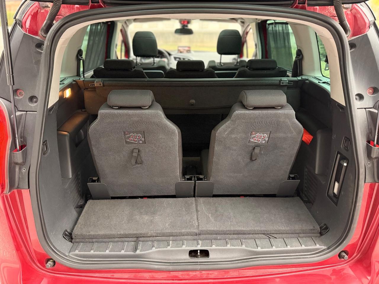Peugeot 5008 2.0 HDi Automatico 7 Posti