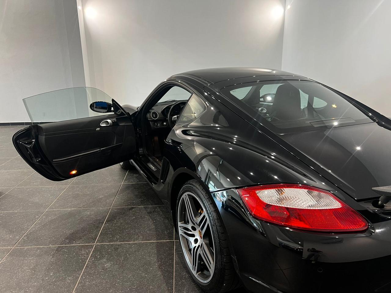 Porsche Cayman i 987 2.7