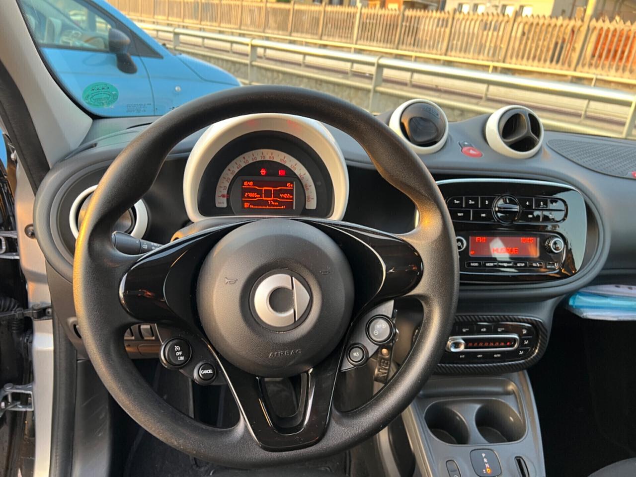 SMAR FORFOUR 70 1.0 AUTOMATICA NEOPATENTANTI