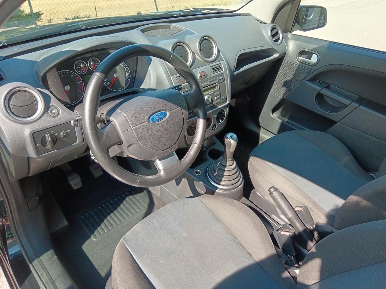Ford Fiesta 1.4 TDCi 68CV TITANIUM PERFETTA