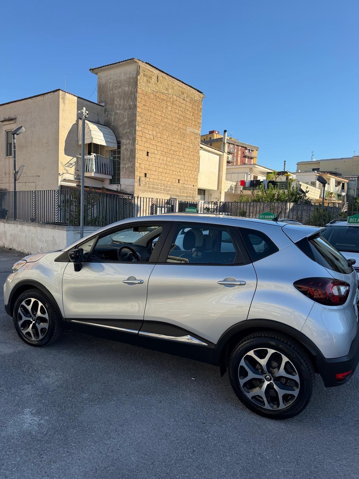 Renault Captur TCe 100 CV Intens