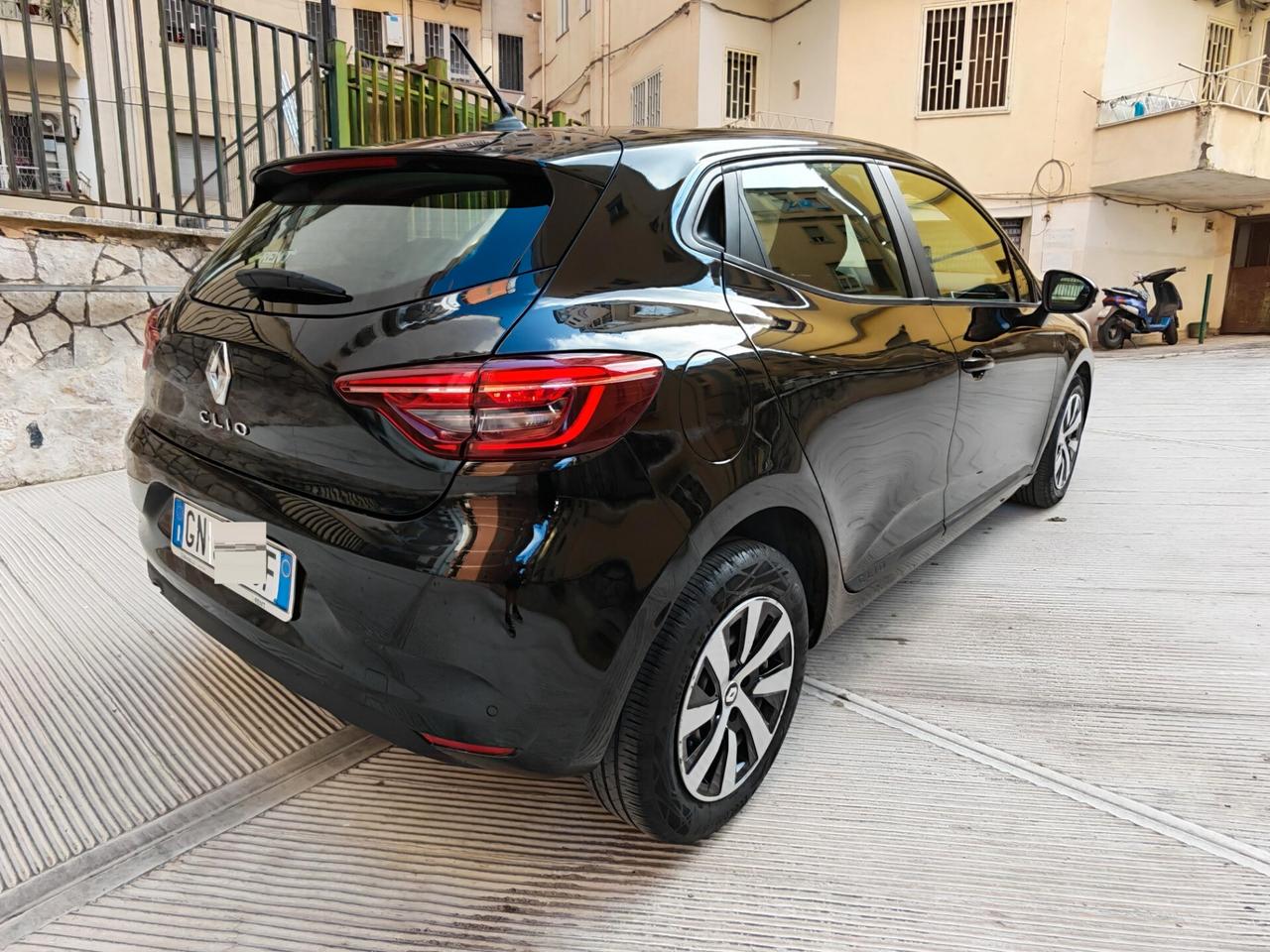 Renault Clio 1.0 90cv 6 marce - GARANZIA - IVA ESPOSTA