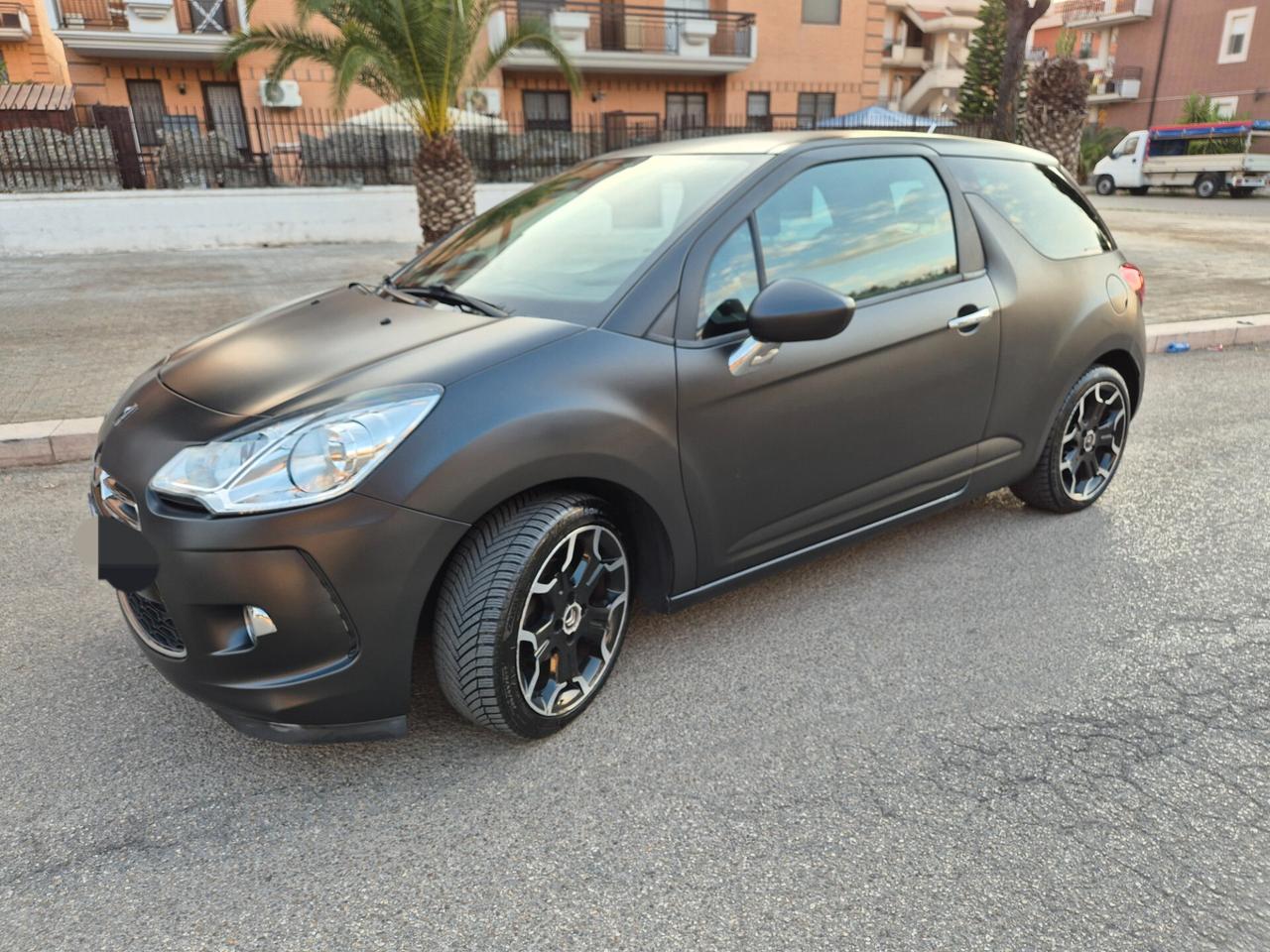 DS3 1.4 benzina just black 95cv nero opaco 2012