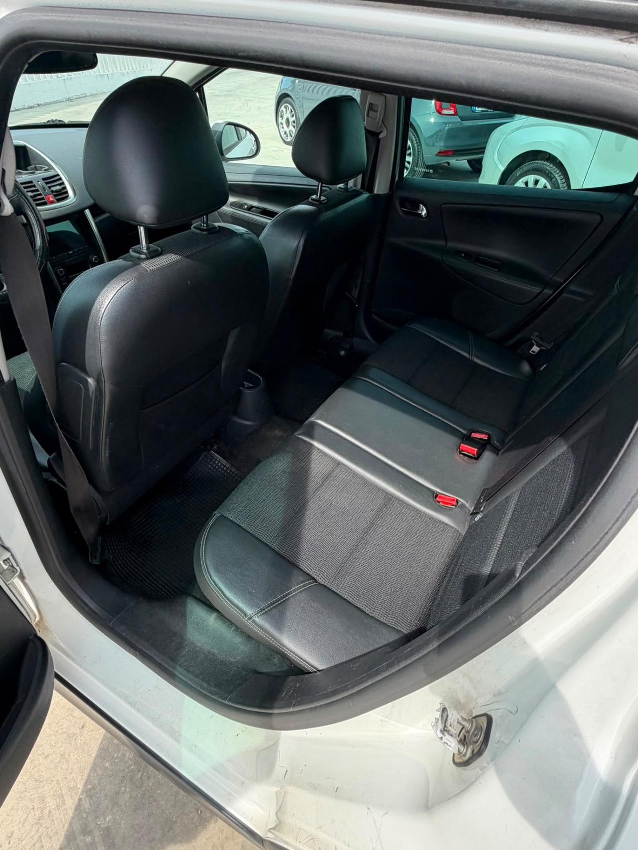 Peugeot 207 1.6 8V HDi 112CV SW Ciel Allure