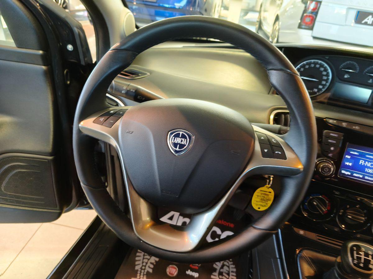 LANCIA Ypsilon 1.2 69 CV 5p. Platinum Black