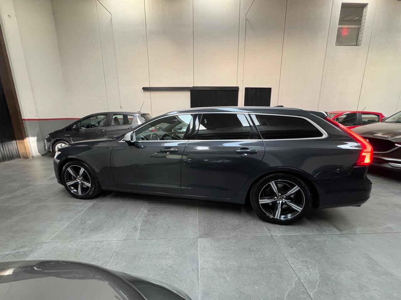 Volvo V90 D5 AWD Geartronic R-design