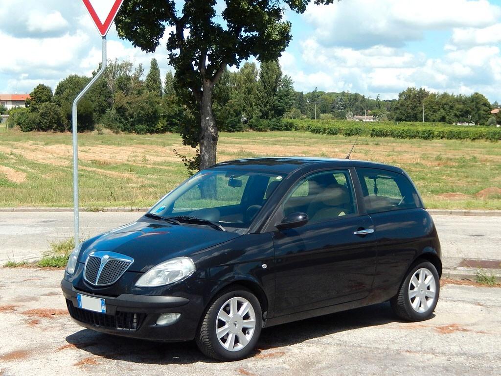 LANCIA YPSILON 1.2 benzina -SI NEOPATENTATI