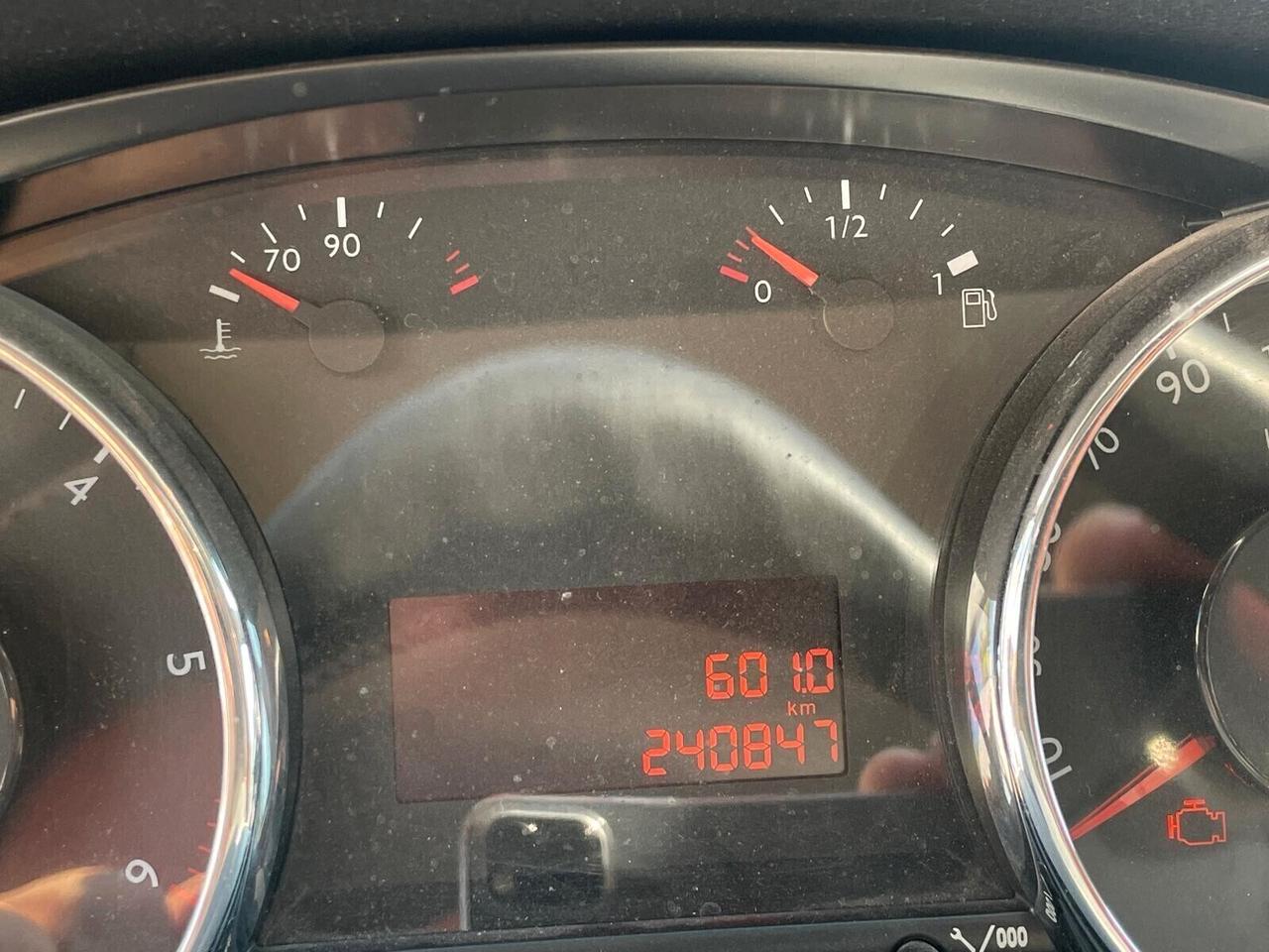 Peugeot 3008 1.6 HDi 115CV Business