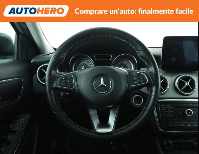MERCEDES-BENZ GLA 200 d Automatic Sport