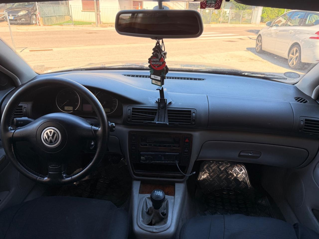 Volkswagen Passat 1.9 TDI/130 CV cat Var. H.line