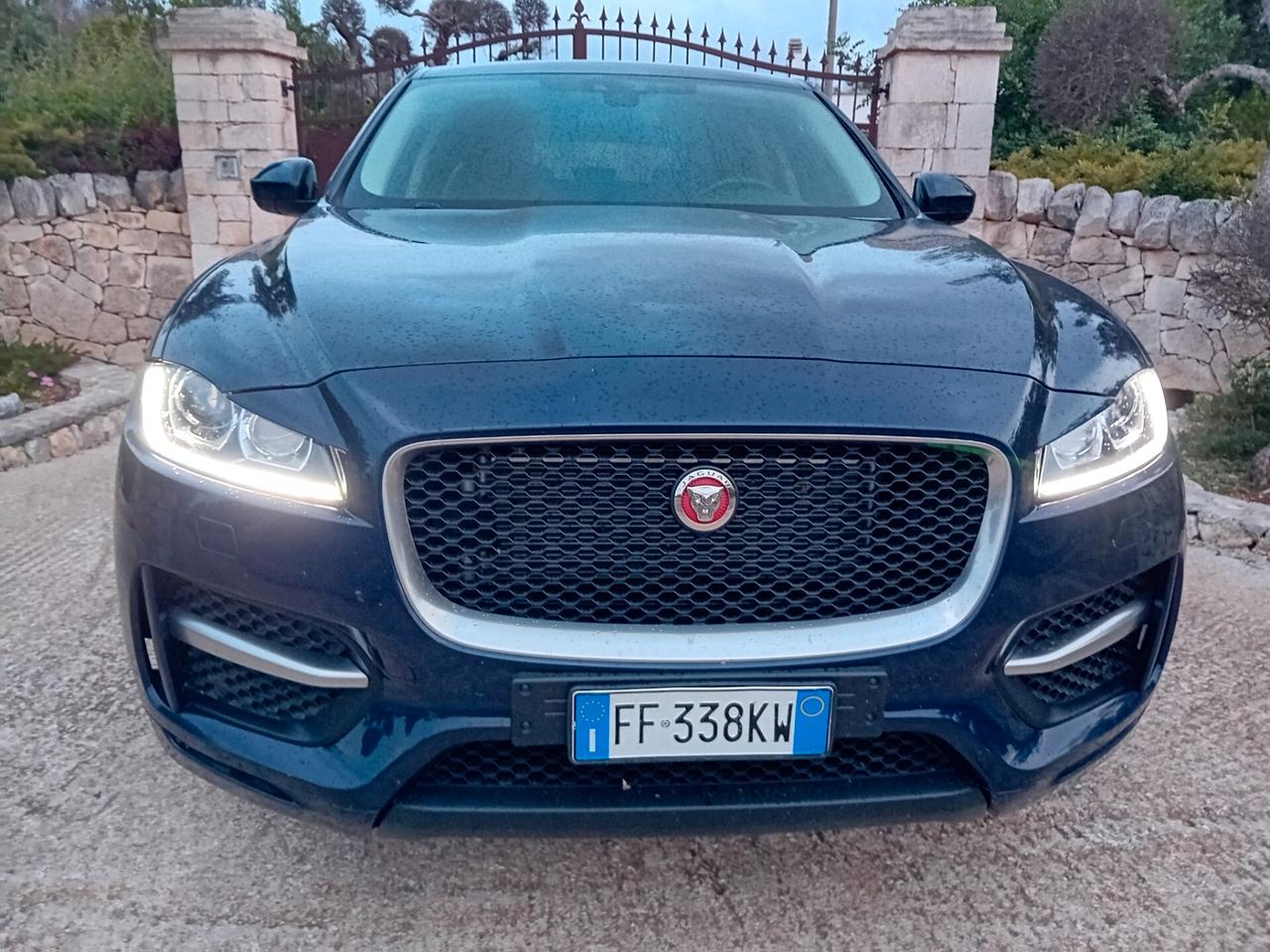 Jaguar F-Pace 2.0 D 180 CV AWD R-Sport