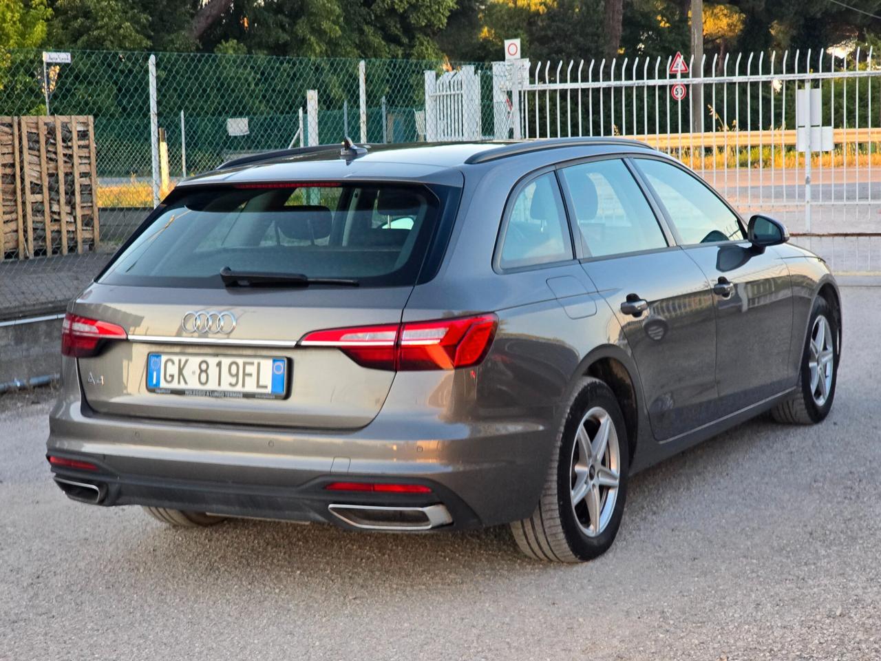 Audi A4 Avant 40 TDI S tronic Business